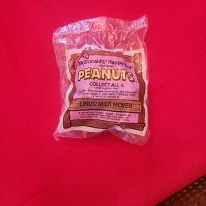 McDonald's Peanuts Linus Milk Mover Toy - Red and White Vintage 1989